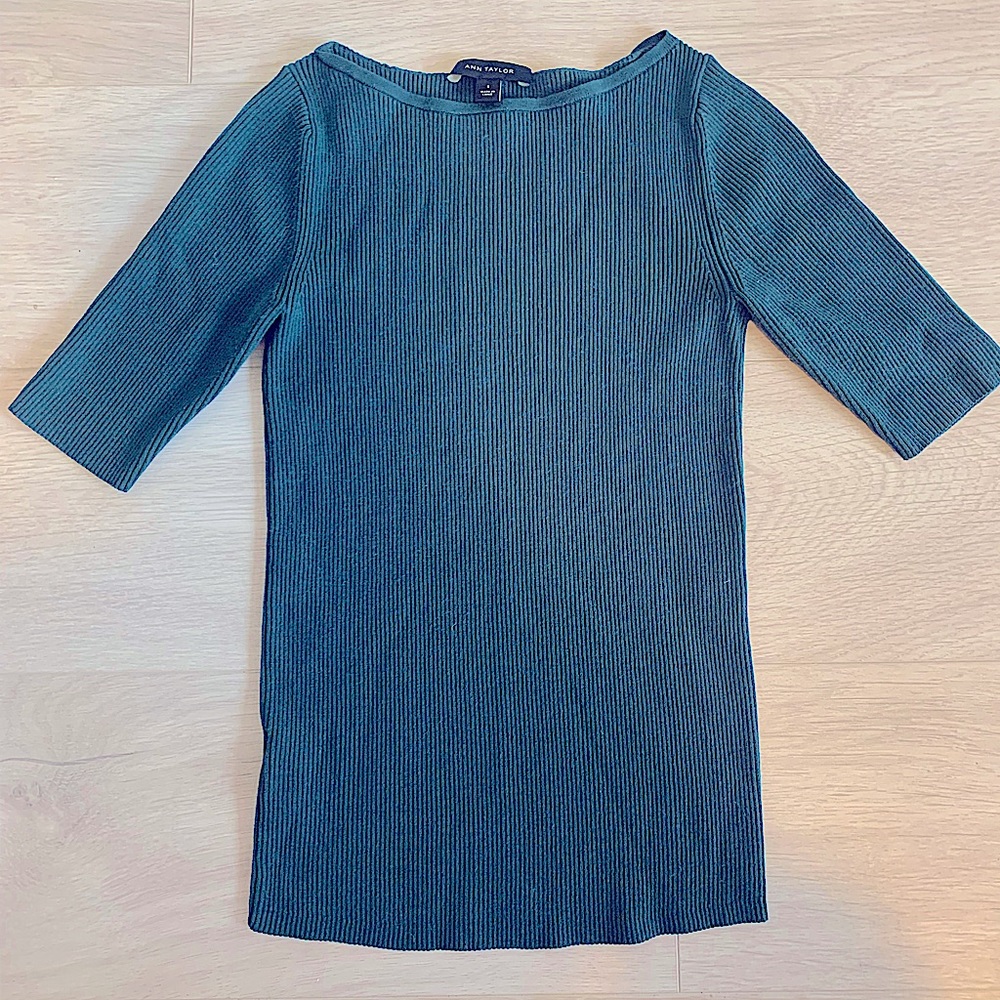 Anne taylor forest green professional dress shirt!